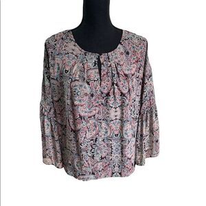 ADORABLE Dress Barn cold shoulder poet sleeve blouse size med… spring ready!